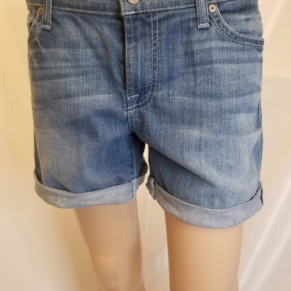 SHORTS - Picture 3 of 4
